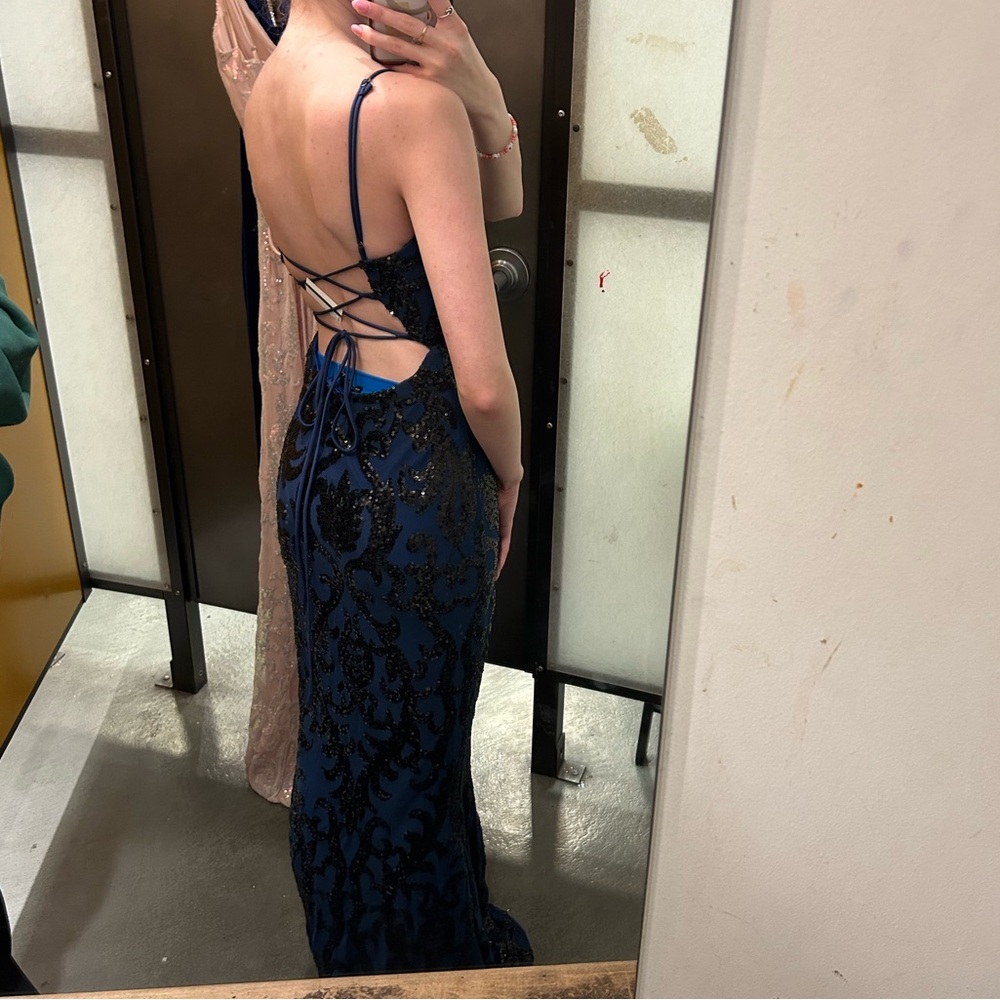 Elegant Blue Lace Evening Dress